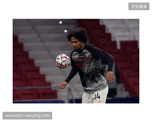 齐尔克泽晒在家看直播照片：我的天哪！！多古太牛了！