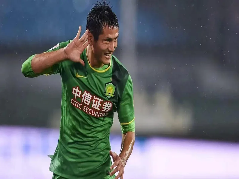 邵佳一:国足没有梅西C罗姆巴佩,不可能把球给一个人就解决问题